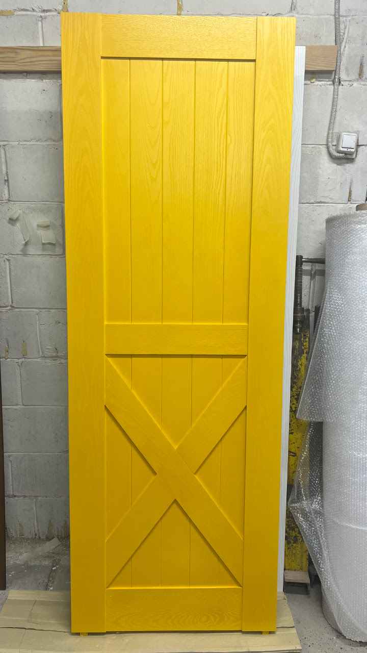 Желтая дверь Лофт